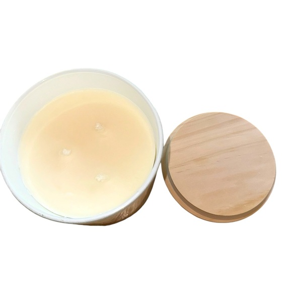 Scentsational Tobacco & Vanilla Coconut Wax Blend Candle 26 Oz - Picture 2 of 3